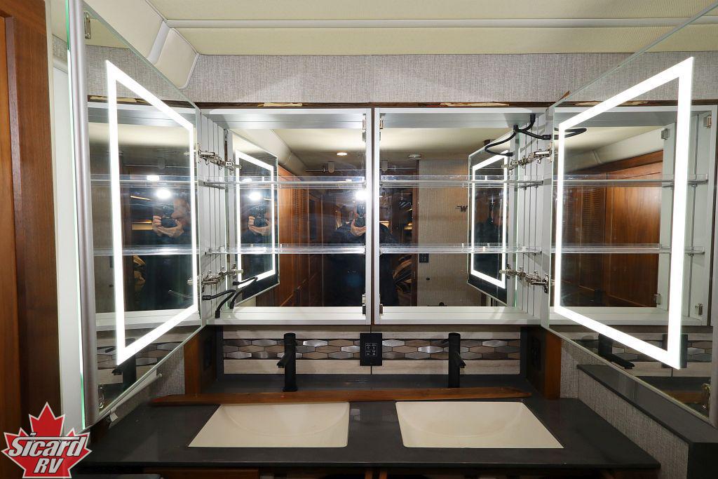 2022 WINNEBAGO JOURNEY 40P