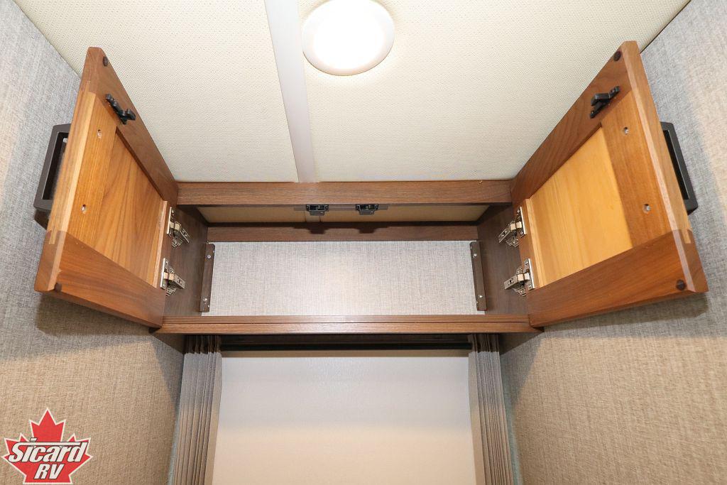 2022 WINNEBAGO JOURNEY 40P