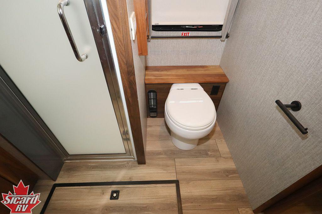 2022 WINNEBAGO JOURNEY 40P