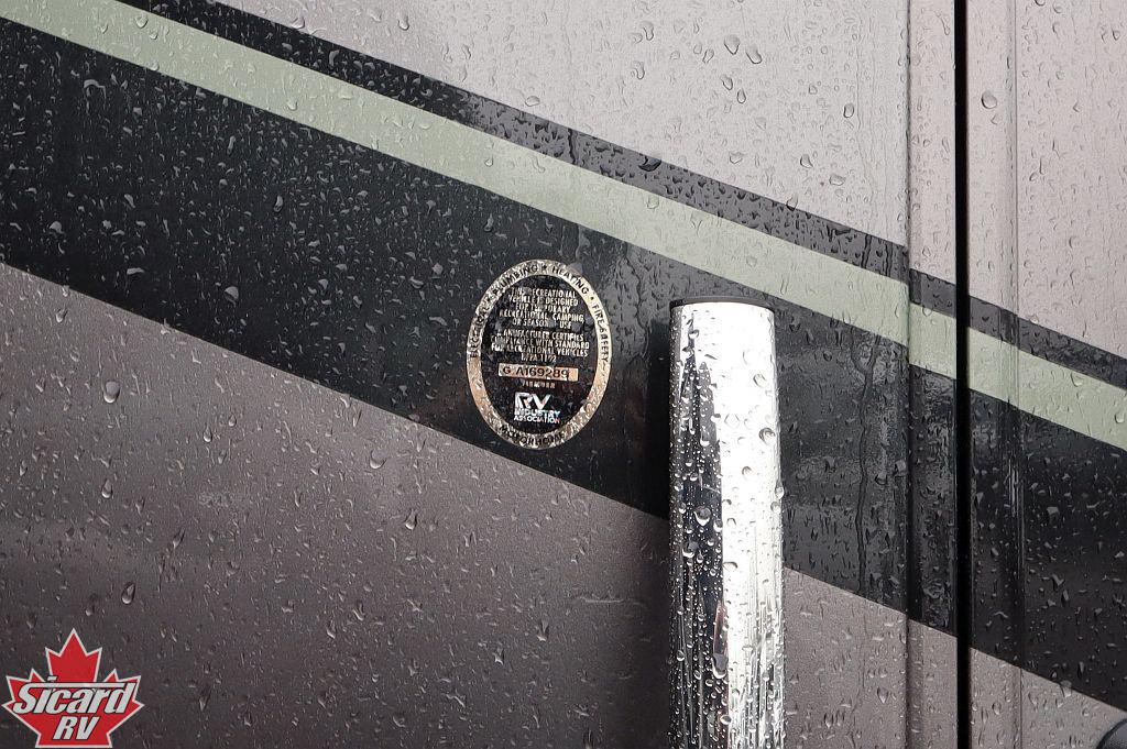 2022 WINNEBAGO JOURNEY 40P