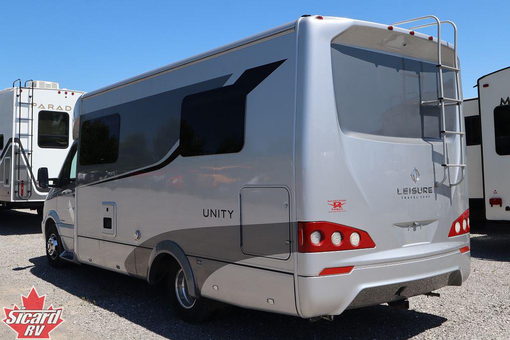 2017 LEISURE TRAVEL VANS UNITY 24IB