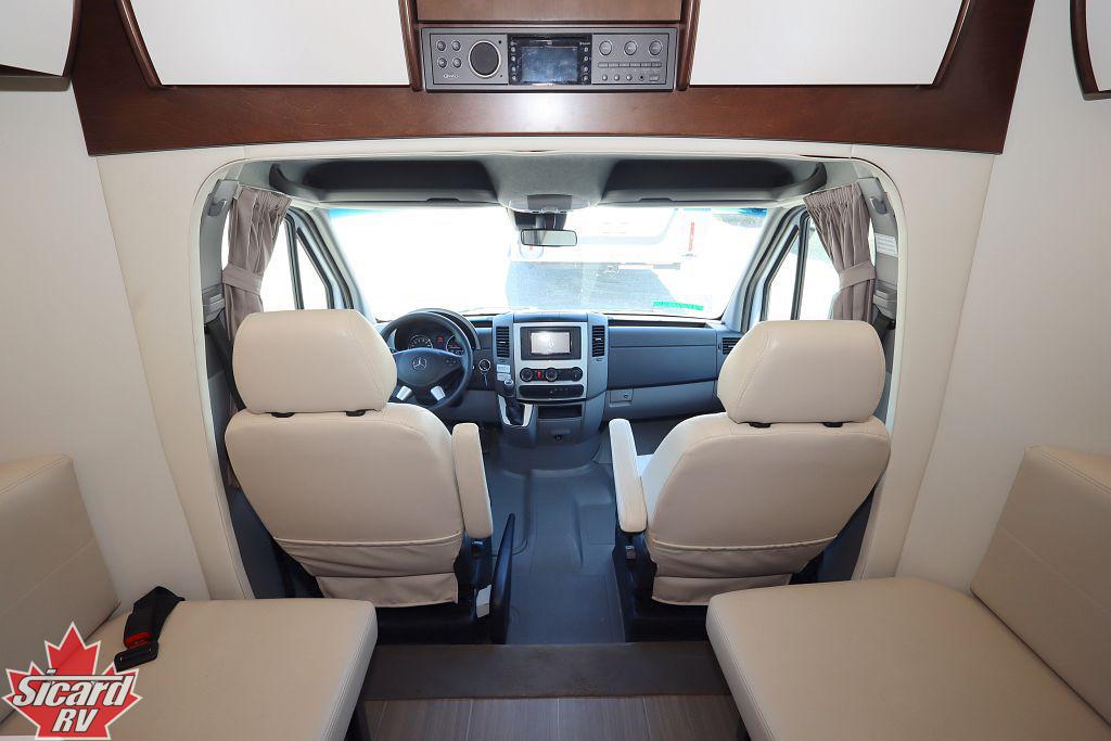 2017 LEISURE TRAVEL VANS UNITY 24IB