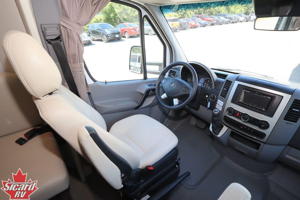 2017 LEISURE TRAVEL VANS UNITY 24IB