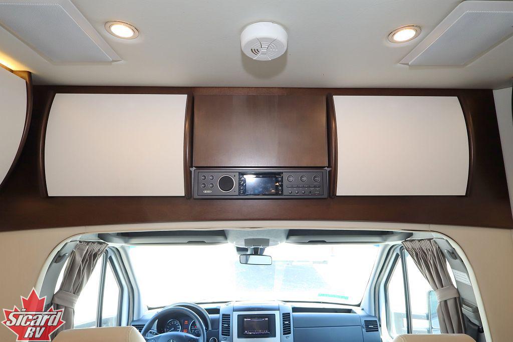 2017 LEISURE TRAVEL VANS UNITY 24IB