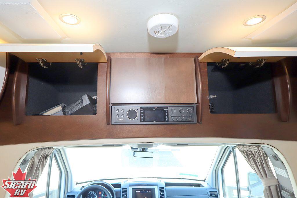 2017 LEISURE TRAVEL VANS UNITY 24IB