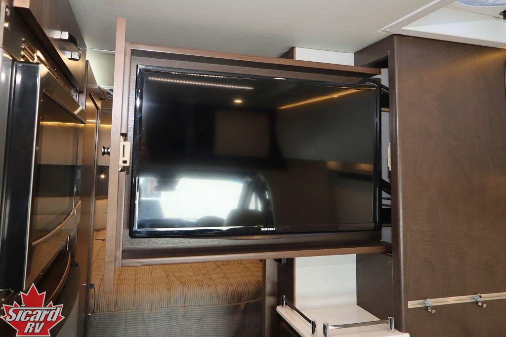 2017 LEISURE TRAVEL VANS UNITY 24IB