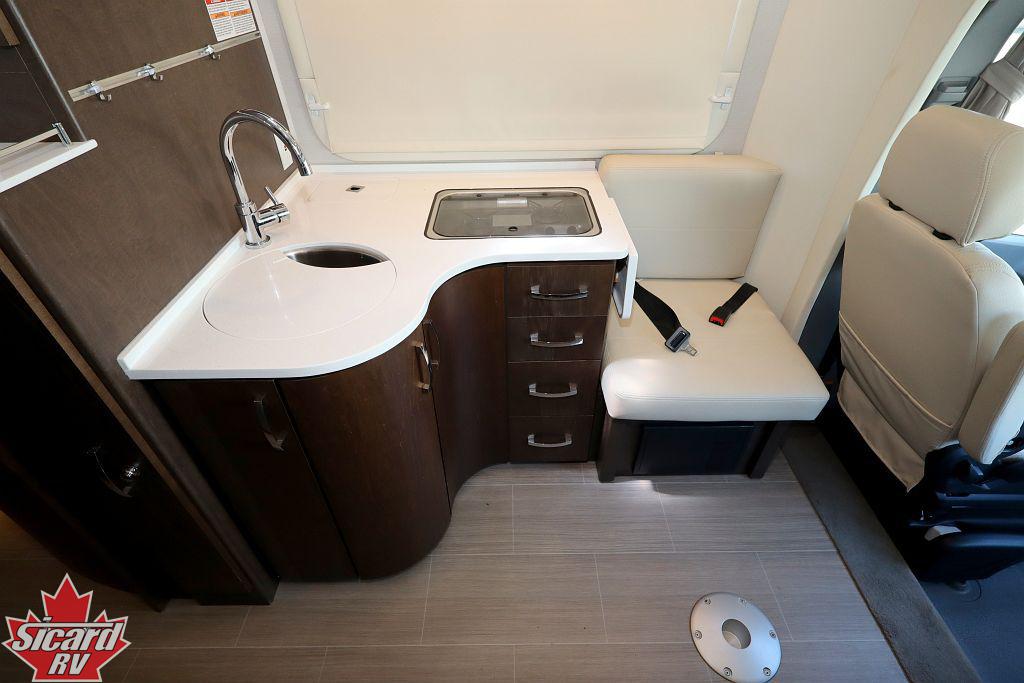 2017 LEISURE TRAVEL VANS UNITY 24IB