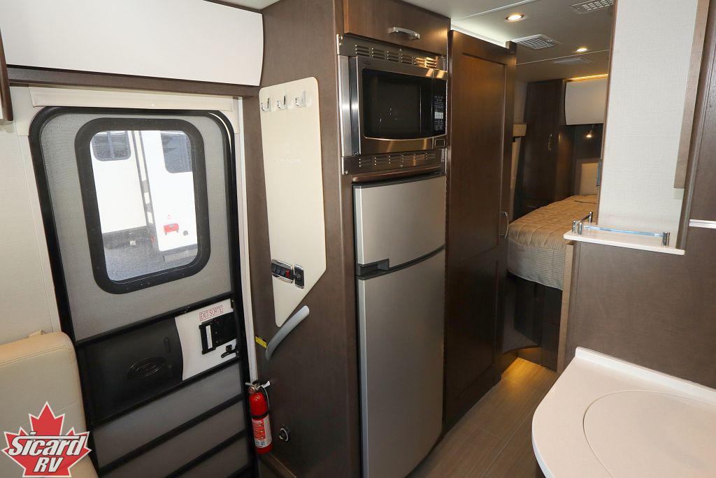 2017 LEISURE TRAVEL VANS UNITY 24IB