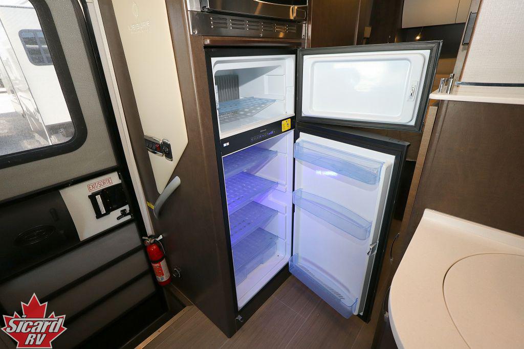 2017 LEISURE TRAVEL VANS UNITY 24IB
