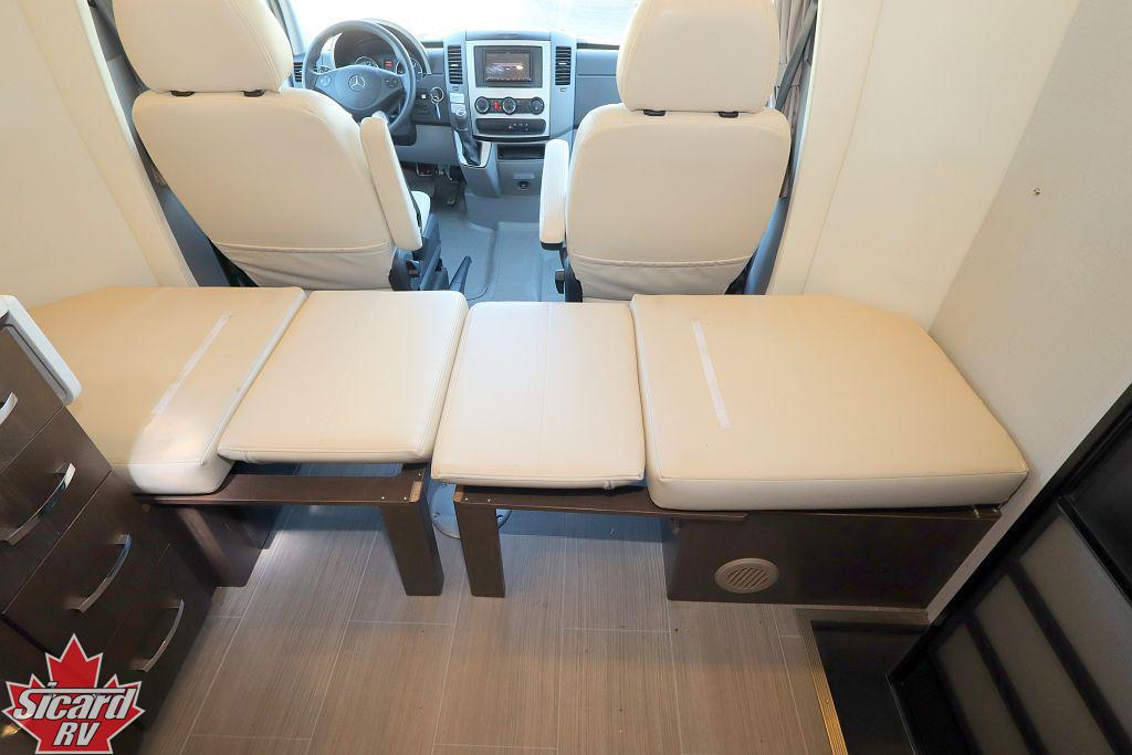 2017 LEISURE TRAVEL VANS UNITY 24IB