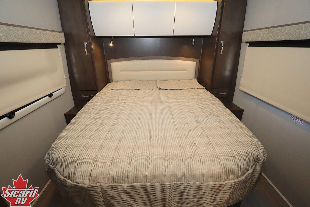 2017 LEISURE TRAVEL VANS UNITY 24IB