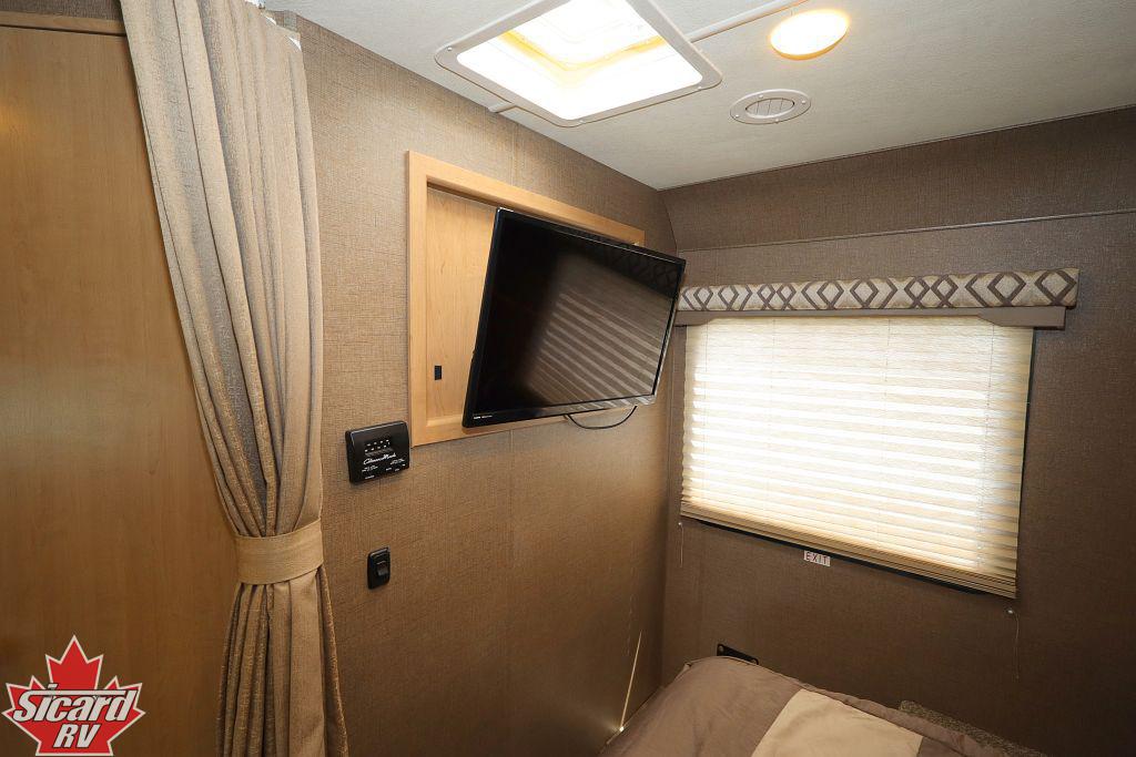 2019 THOR FOUR WINDS 24F
