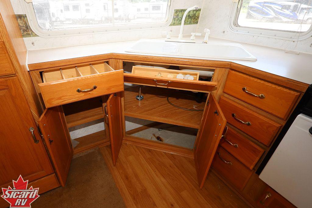 2002 FOREST RIVER CEDAR CREEK 30FKS