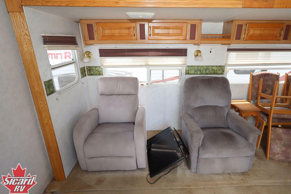 2002 FOREST RIVER CEDAR CREEK 30FKS