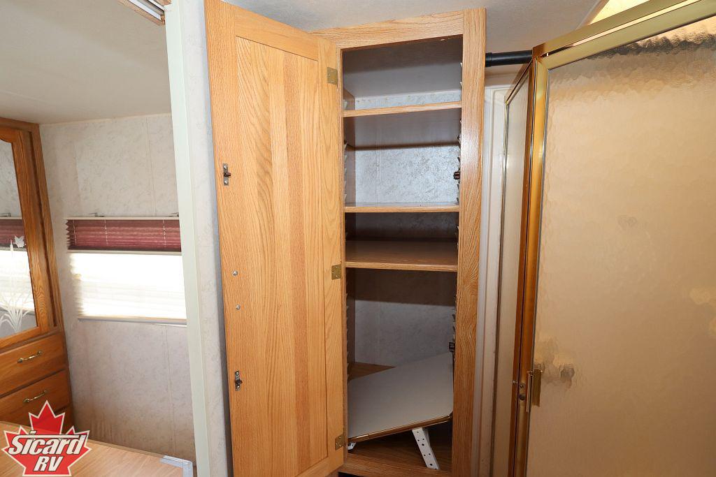 2002 FOREST RIVER CEDAR CREEK 30FKS