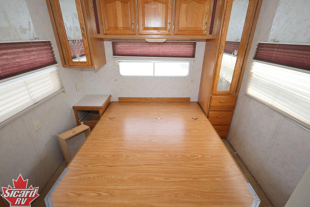 2002 FOREST RIVER CEDAR CREEK 30FKS