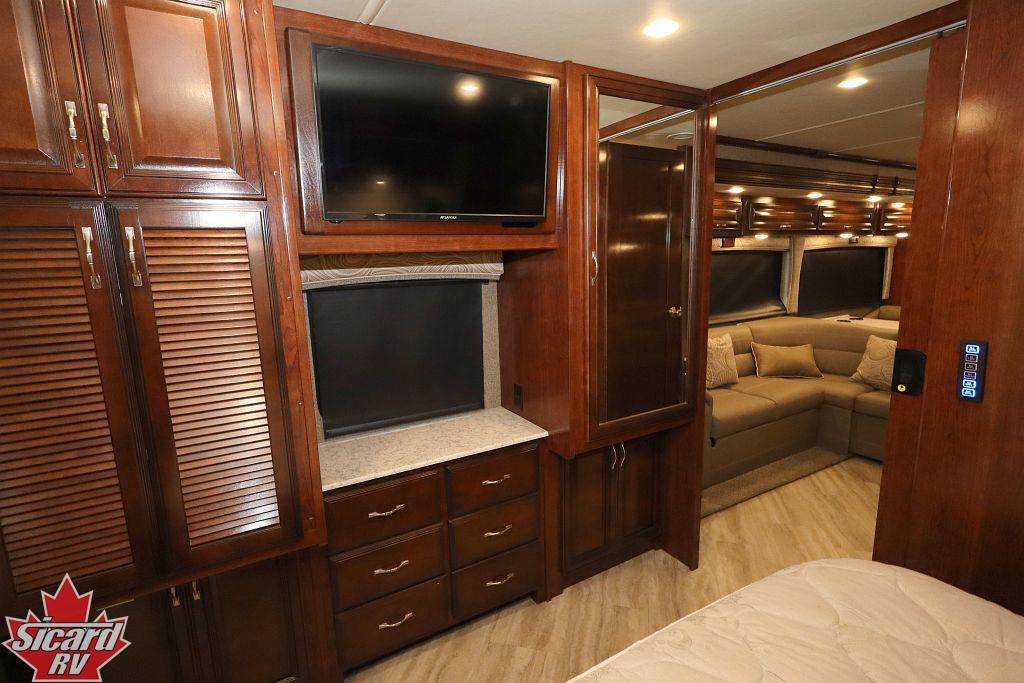 2019 HOLIDAY RAMBLER VACATIONER 35K