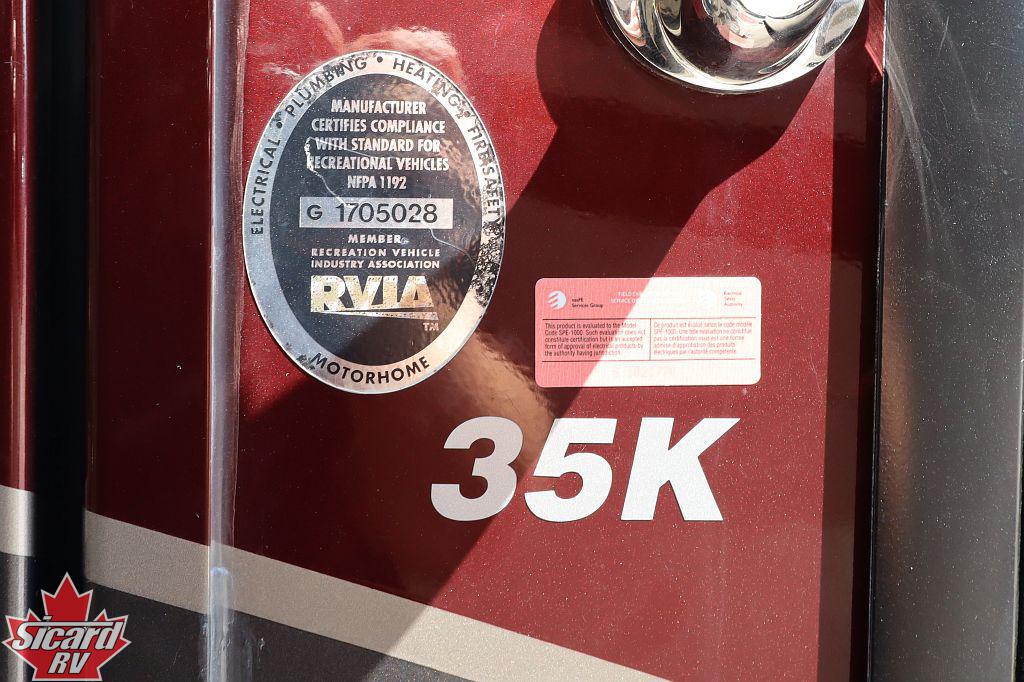 2019 HOLIDAY RAMBLER VACATIONER 35K