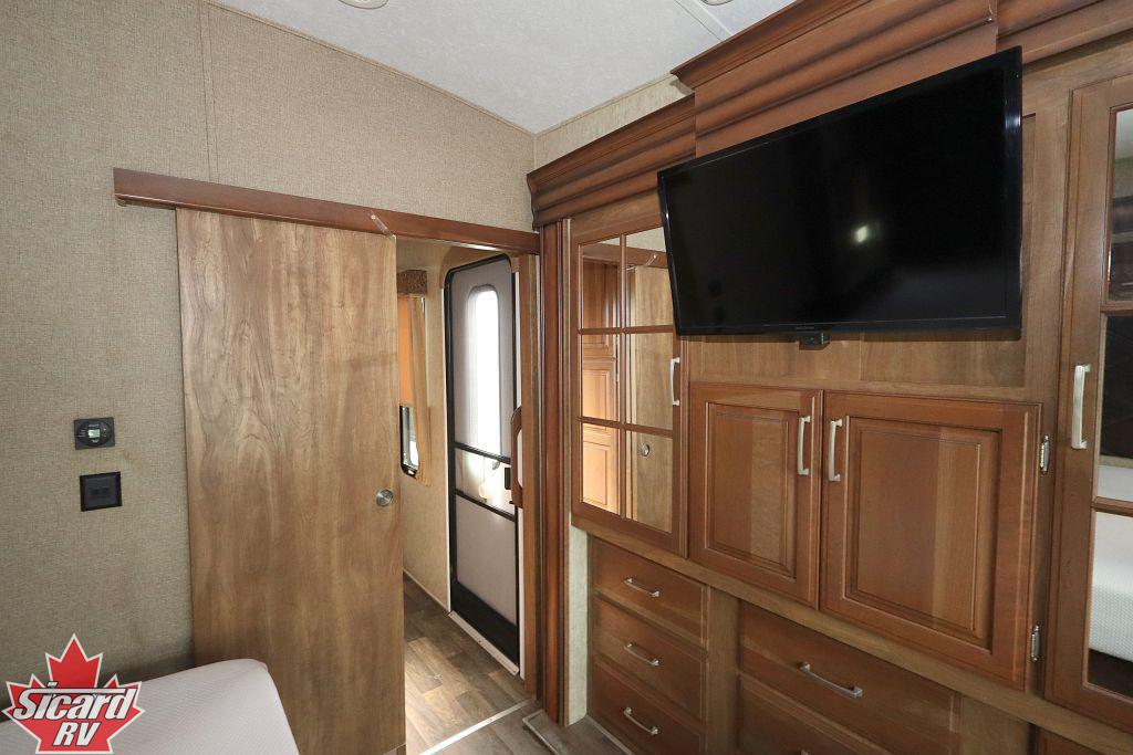 2016 KEYSTONE MONTANA 3710FL