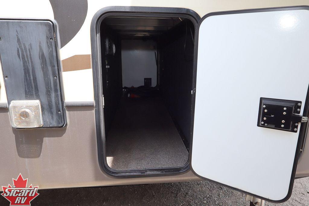 2016 KEYSTONE MONTANA 3710FL