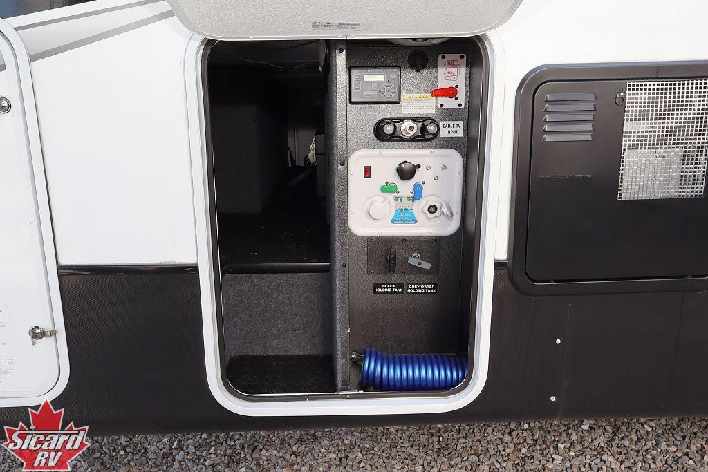 2025 JAYCO SEISMIC 395