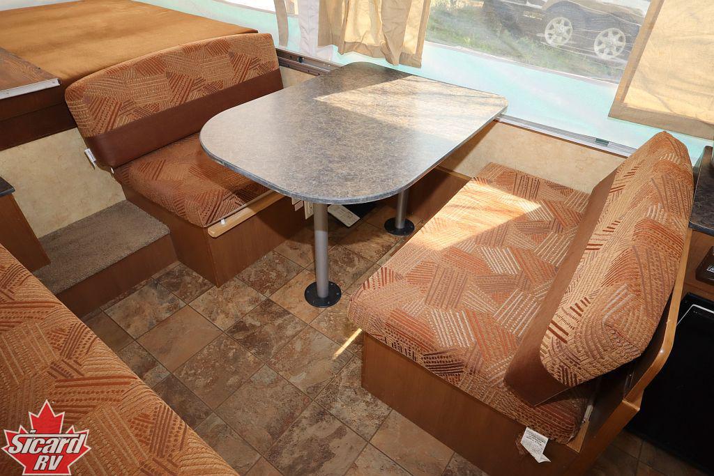 2012 STARCRAFT COMET 1020