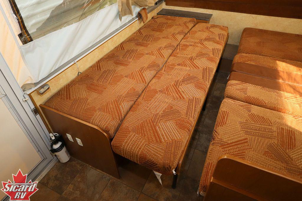 2012 STARCRAFT COMET 1020