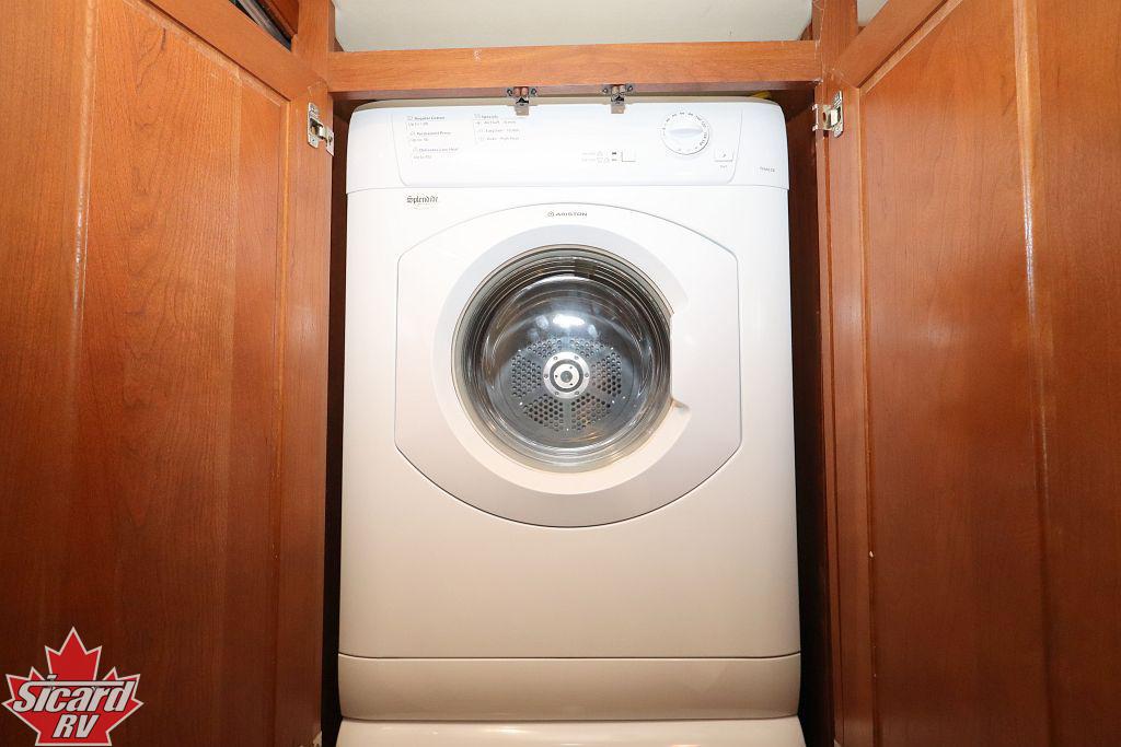 2015 HOLIDAY RAMBLER AMBASSADOR 38DBT