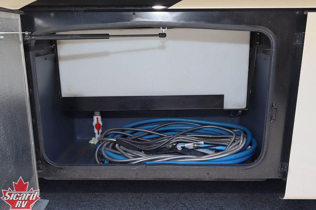 2015 HOLIDAY RAMBLER AMBASSADOR 38DBT