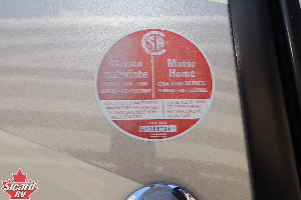 2015 HOLIDAY RAMBLER AMBASSADOR 38DBT
