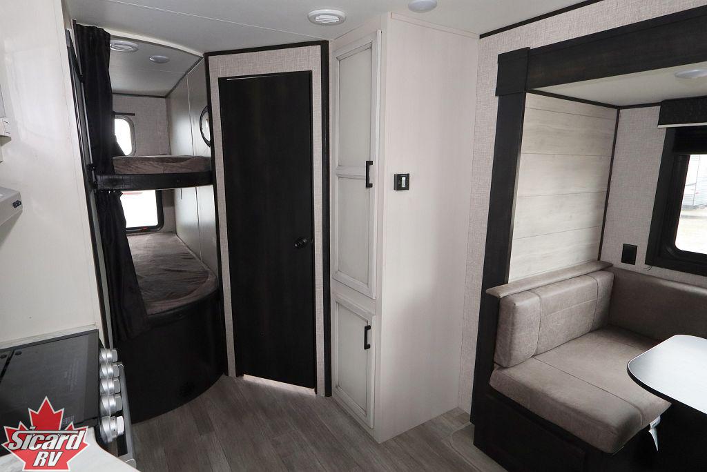 2022 JAYCO JAY FLIGHT SLX 8 242BHS