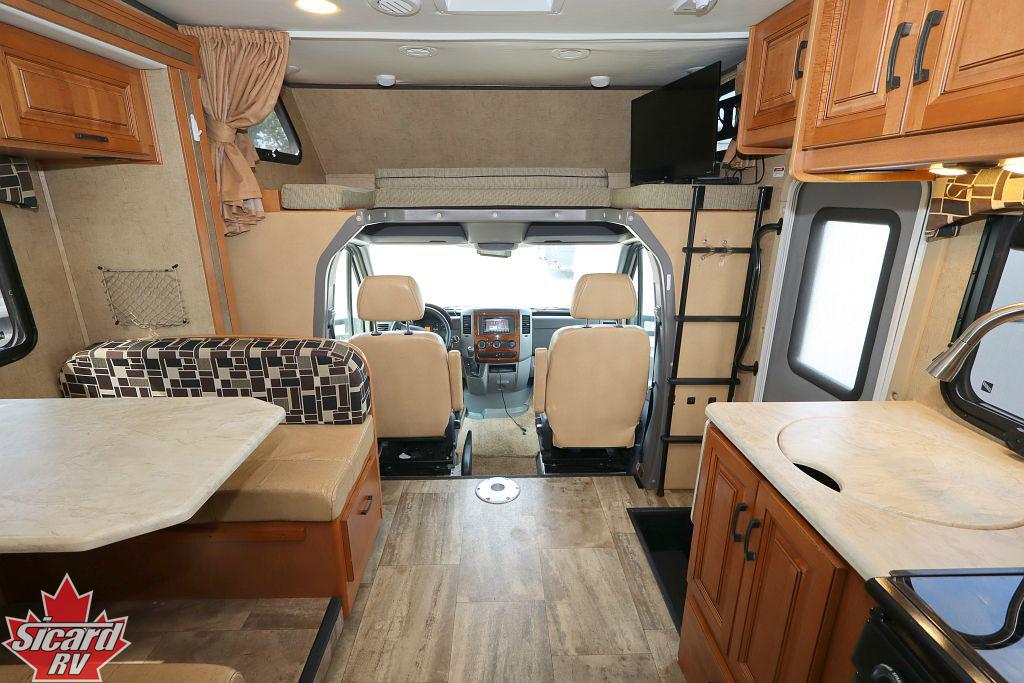2015 FOREST RIVER SUNSEEKER 2400R