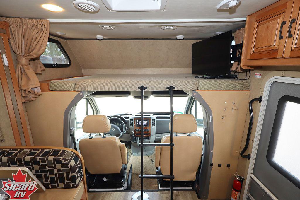 2015 FOREST RIVER SUNSEEKER 2400R