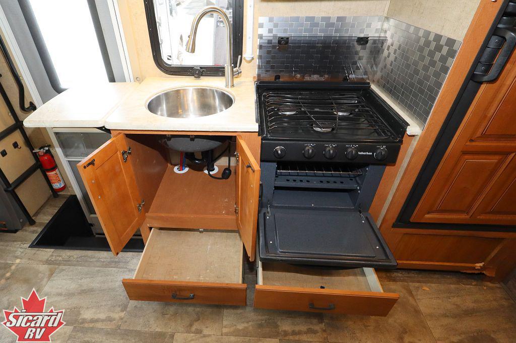 2015 FOREST RIVER SUNSEEKER 2400R