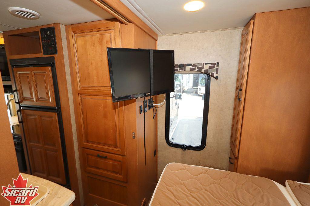 2015 FOREST RIVER SUNSEEKER 2400R