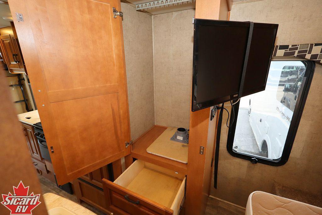 2015 FOREST RIVER SUNSEEKER 2400R