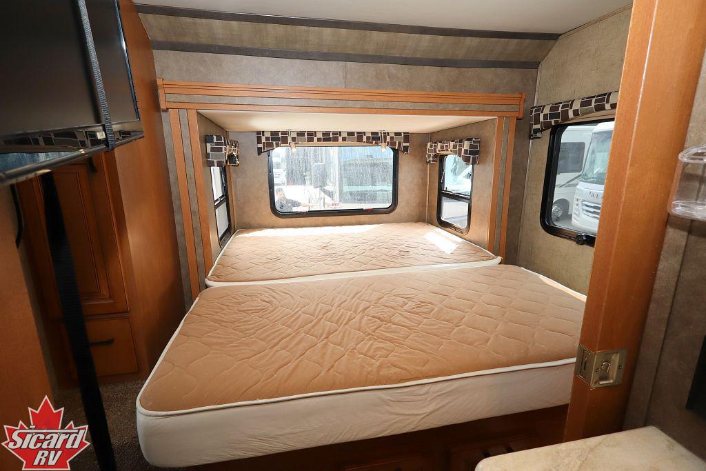 2015 FOREST RIVER SUNSEEKER 2400R