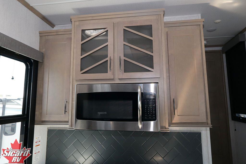 2023 GRAND DESIGN MOMENTUM 395MS