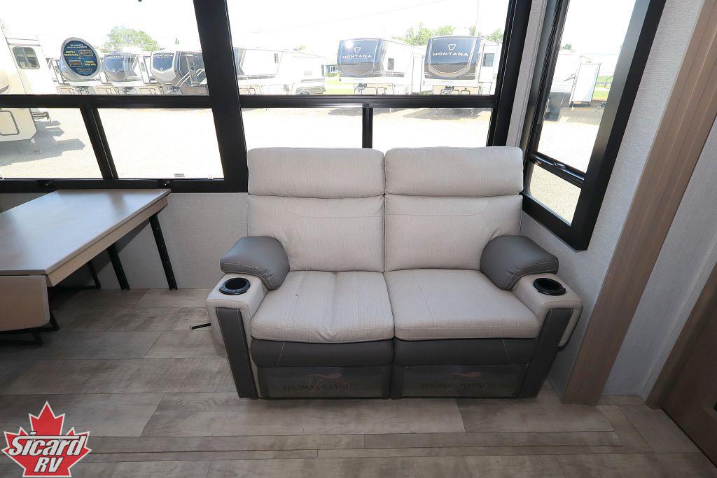 2023 GRAND DESIGN MOMENTUM 395MS