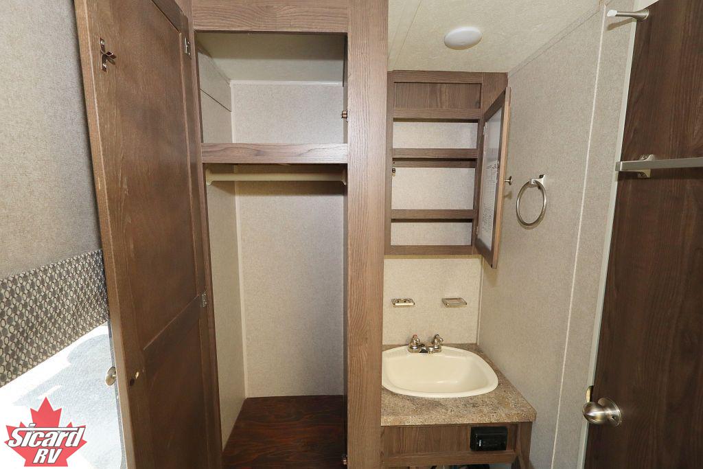 2018 FOREST RIVER ROCKWOOD MINI LITE 2304