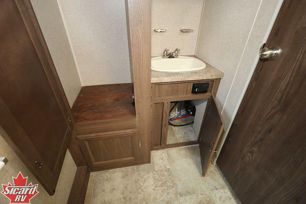 2018 FOREST RIVER ROCKWOOD MINI LITE 2304