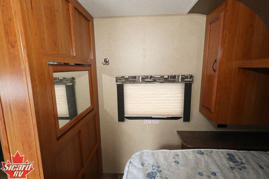 2015 STARCRAFT AR-ONE MAXX 27BHS