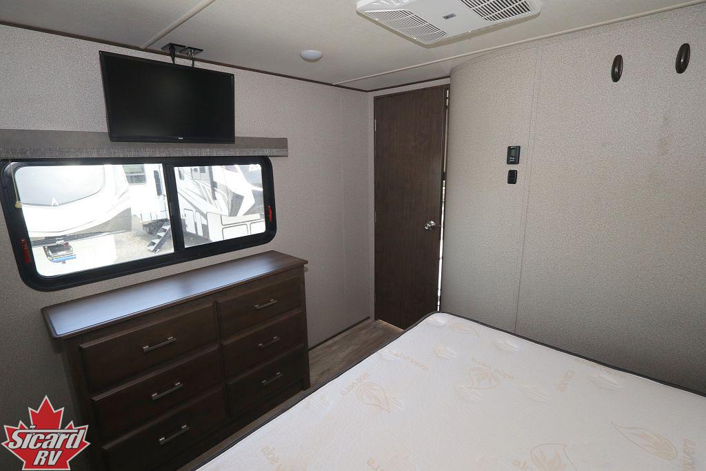 2020 GRAND DESIGN SOLITUDE M-3950BH