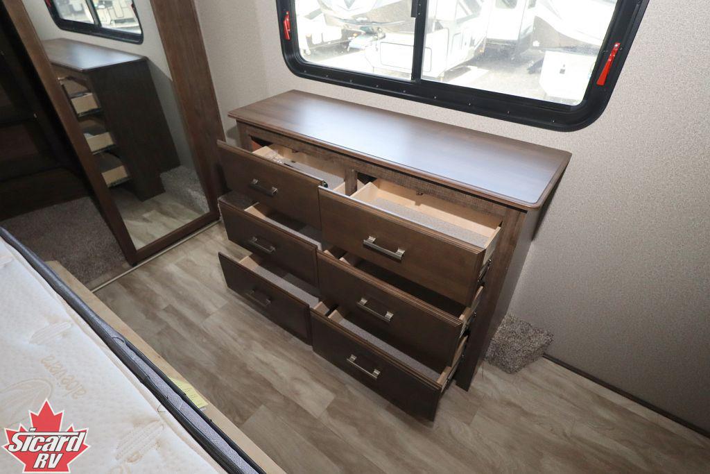 2020 GRAND DESIGN SOLITUDE M-3950BH