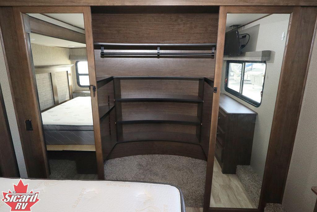 2020 GRAND DESIGN SOLITUDE M-3950BH