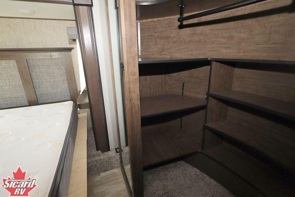 2020 GRAND DESIGN SOLITUDE M-3950BH