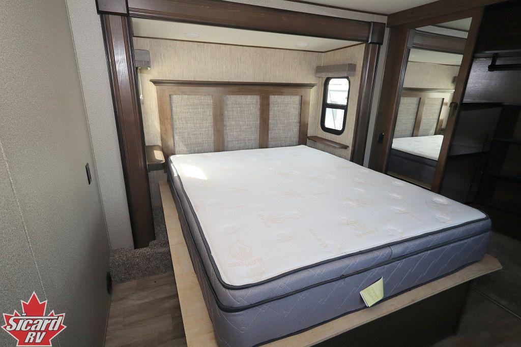 2020 GRAND DESIGN SOLITUDE M-3950BH