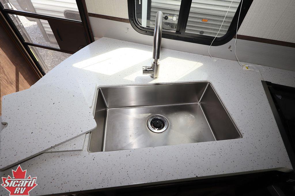 2019 CRUISER RV RADIANCE 28QBH