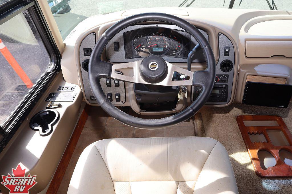 2005 NATIONAL RV DOLPHIN 5320