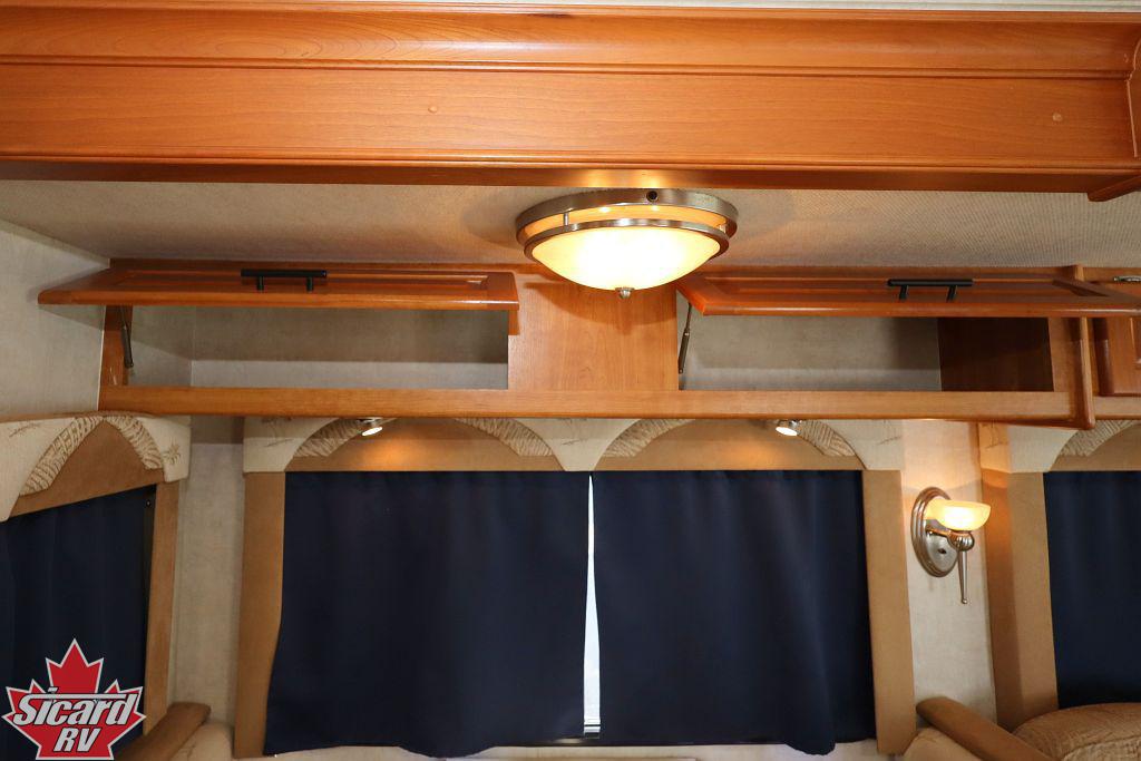 2005 NATIONAL RV DOLPHIN 5320